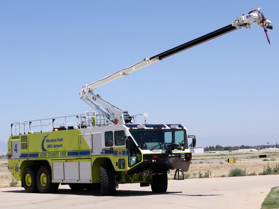  Oshkosh Striker 3000 ARFF 2002 года  (фото 4 из 17)